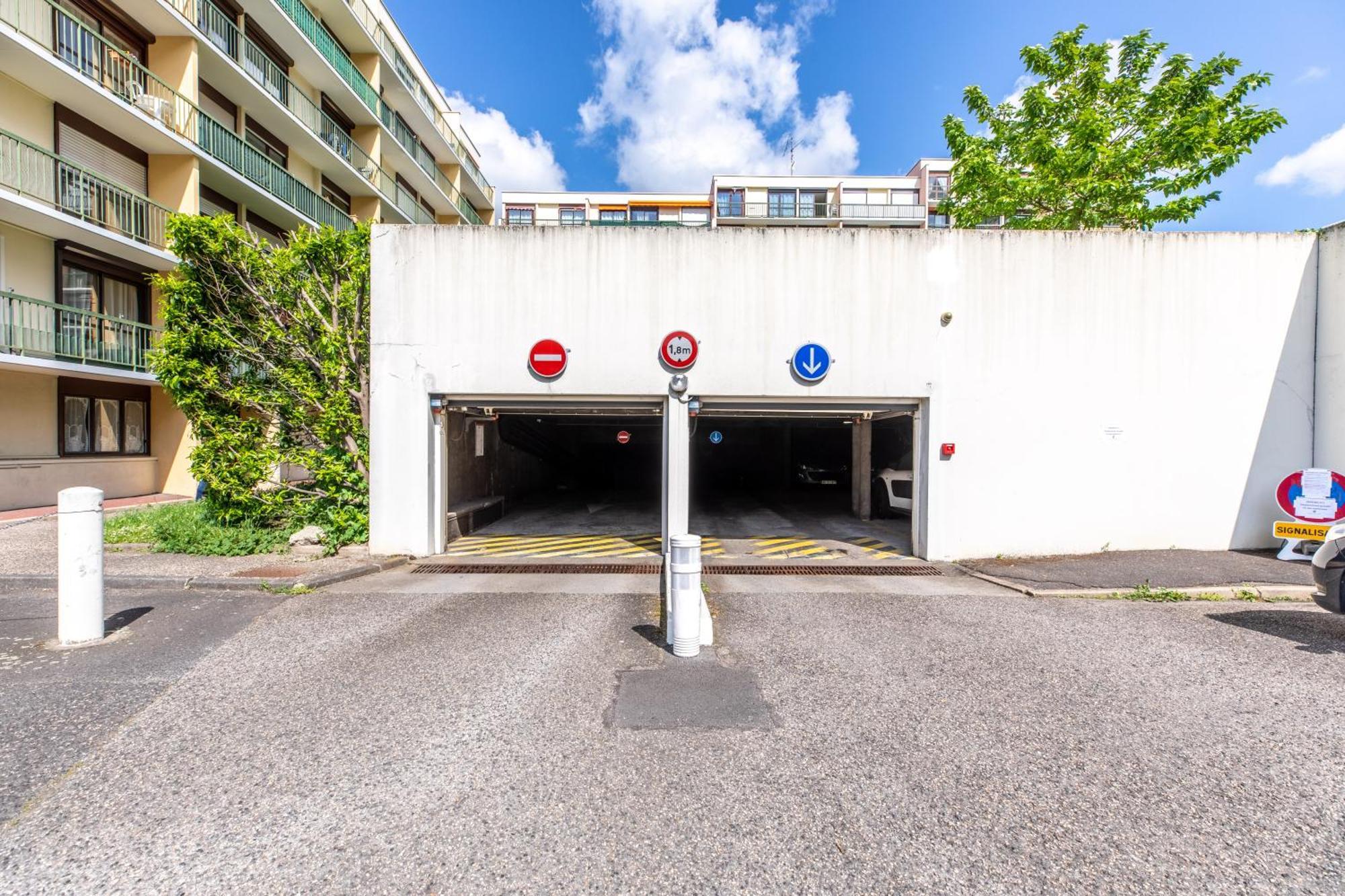 *Cocoon Area* Confort & Parking Клермон-Ферран Экстерьер фото